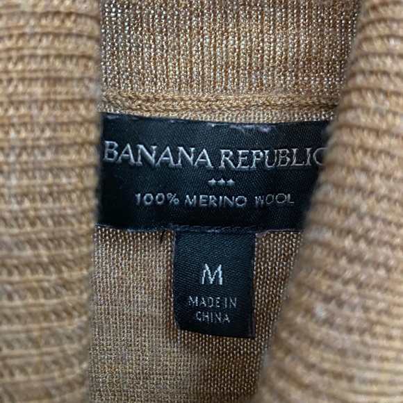 Banana Republic Merino Wool Turtleneck - Picture 2 of 3